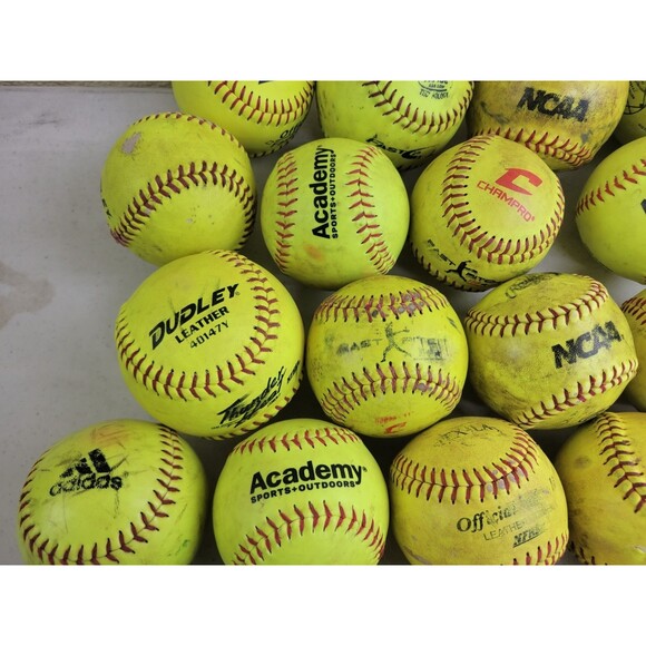 25 Used Mixed Lot of Softballs - Pracitce / Batting practice 12 inch Dream Seam+ - Picture 5 of 7